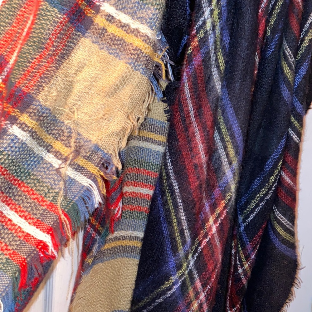 Sweater scarfs